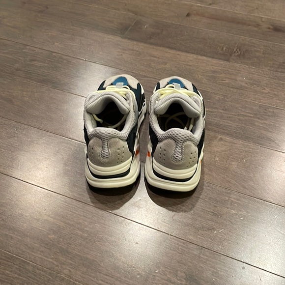 Adidas Yeezy Boost 700 Wave Runner - Picture 5 of 9